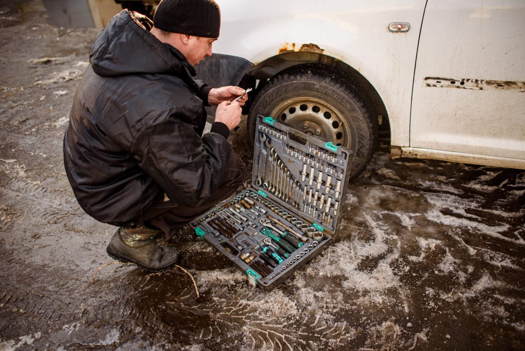 Как не остаться на обочине: всё, что нужно знать о выездном шиномонтаже в 2026 году